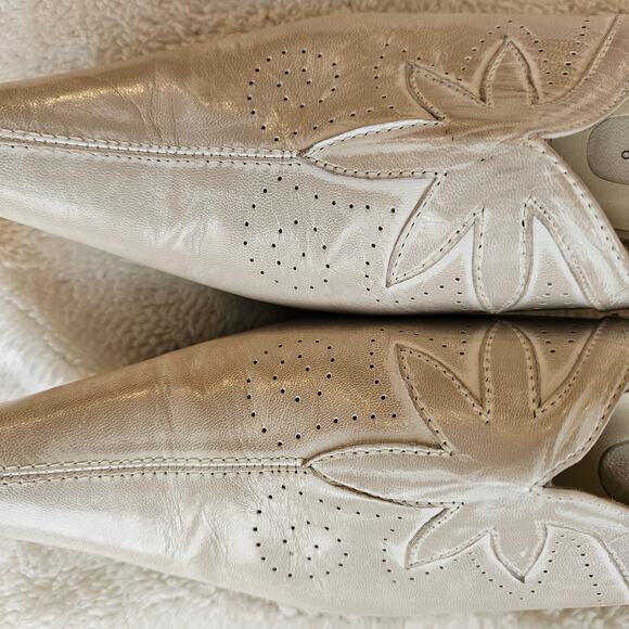 Vintage Caprice Women Square Toe Leather Slip On Mule Heels Office Size 8 Cream - Picture 8 of 9